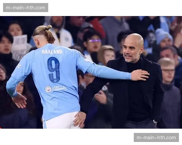 镜头捕捉：场边瓜迪奥拉与克洛普的短暂交流